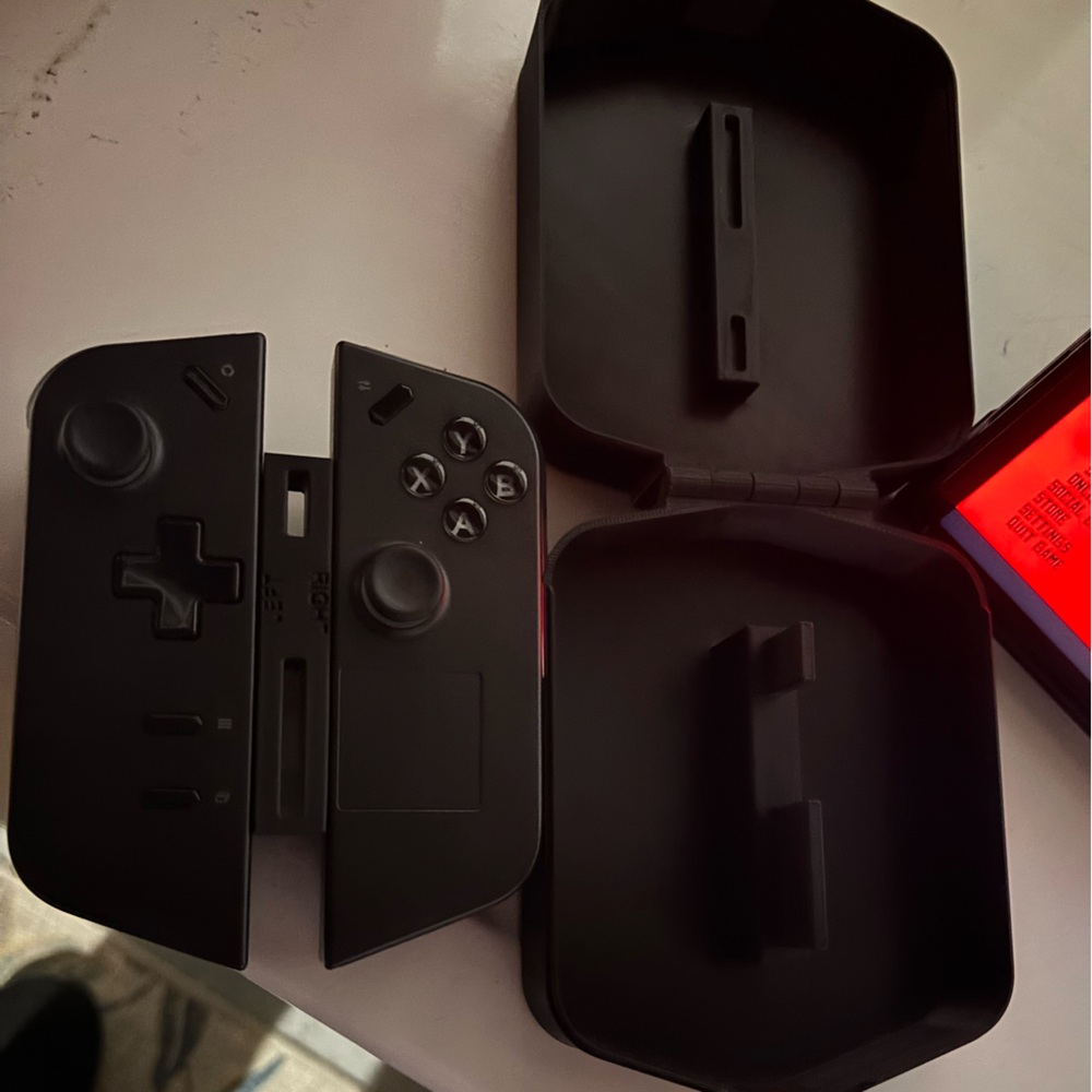 Legion Go Controller Case Accessory - Picture 2 of 3